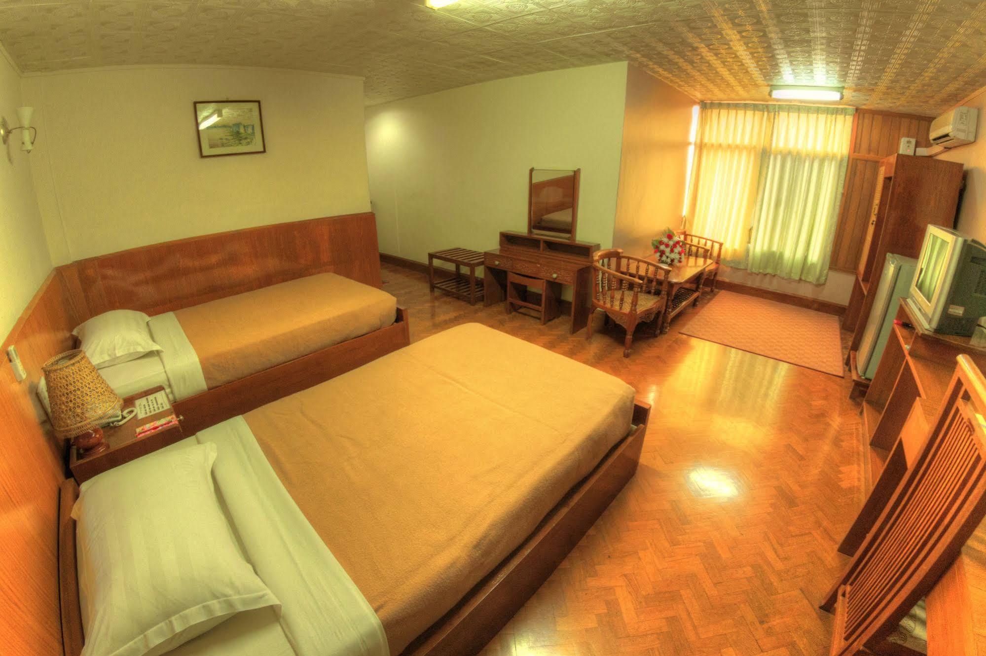 Nadi Myanmar Hotel Мандалай Экстерьер фото