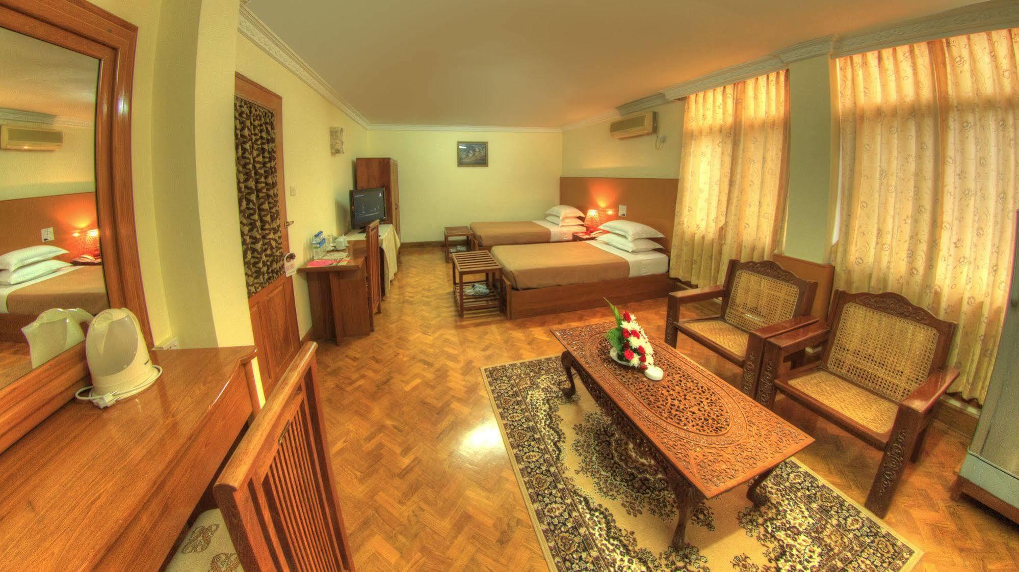 Nadi Myanmar Hotel Мандалай Экстерьер фото